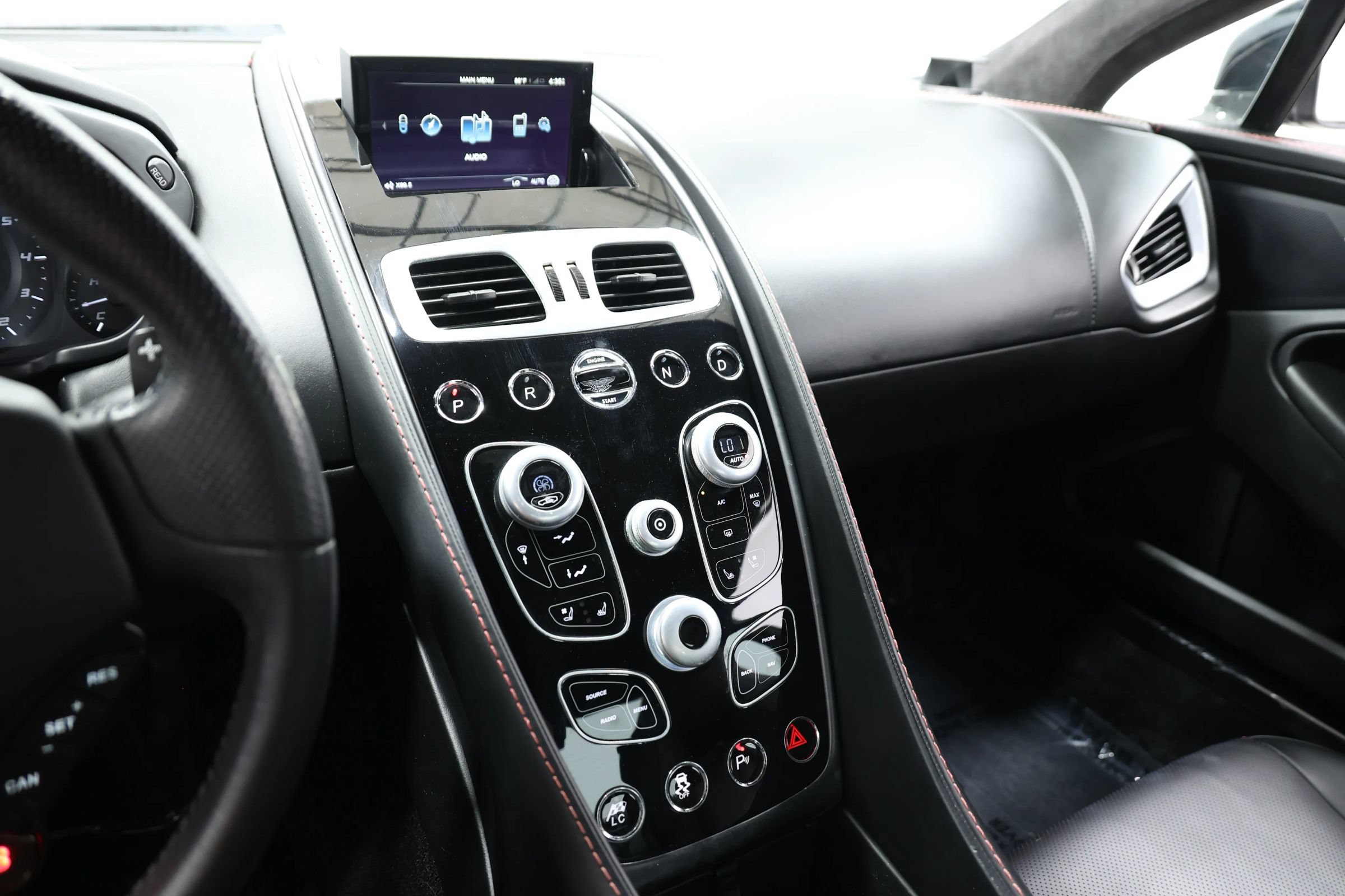 Used 2014 Aston Martin Vanquish Coupe RWD image 32