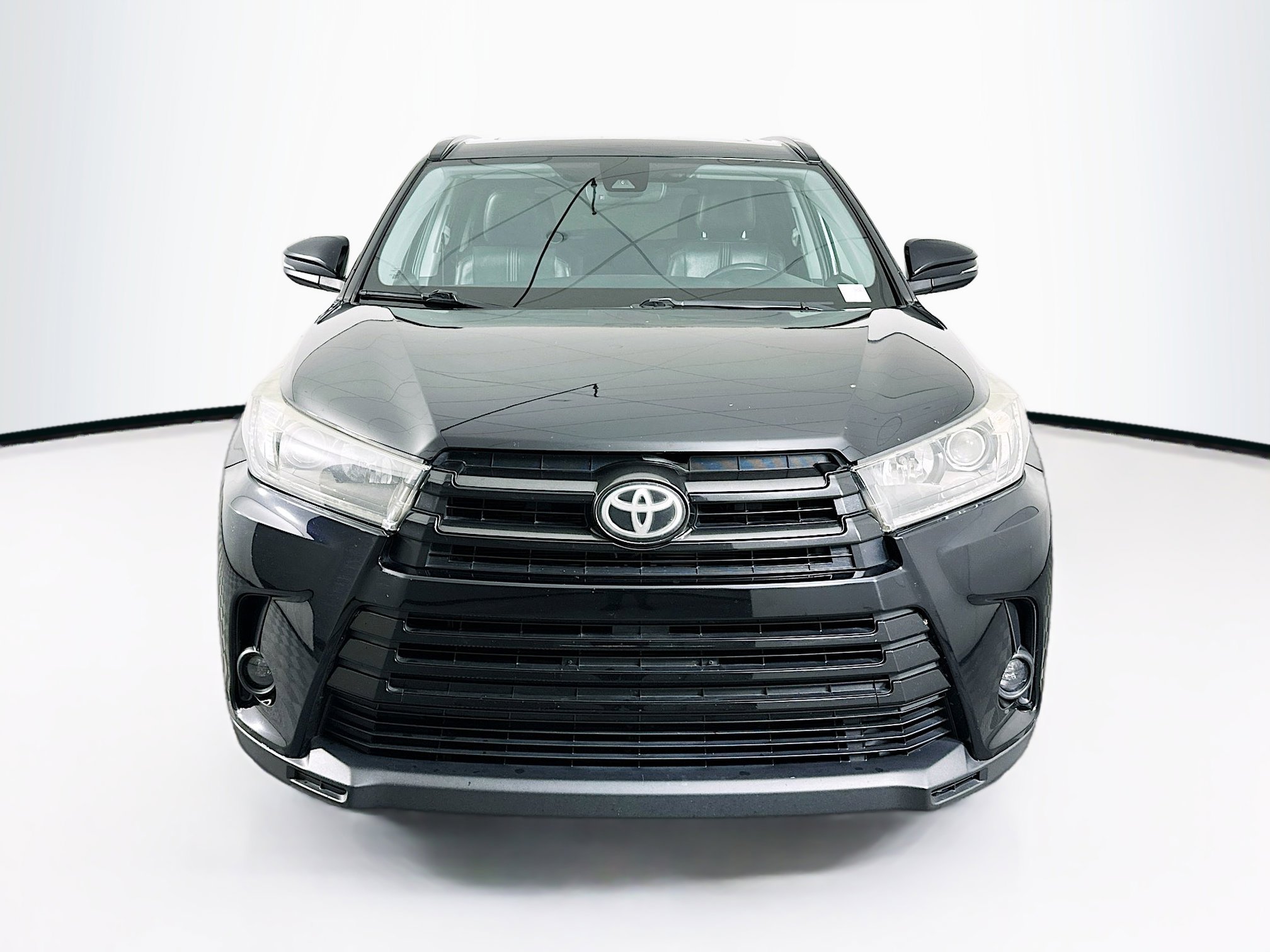 Used 2019 Toyota Highlander SE image 2