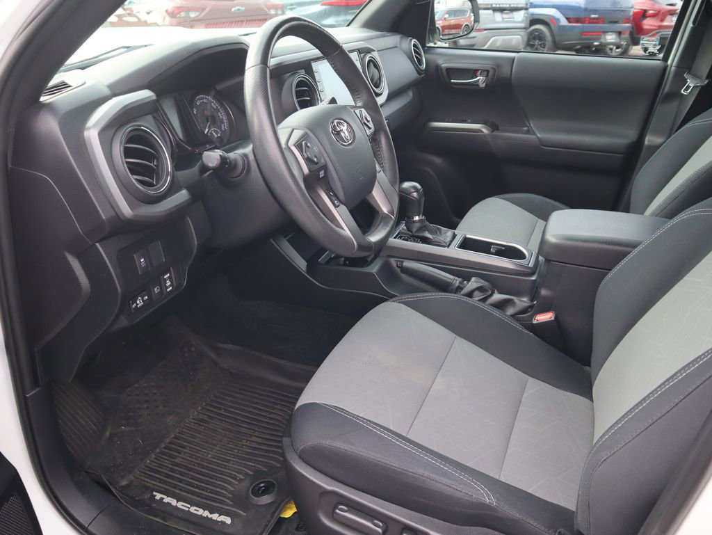 Used 2020 Toyota Tacoma TRD Sport image 13
