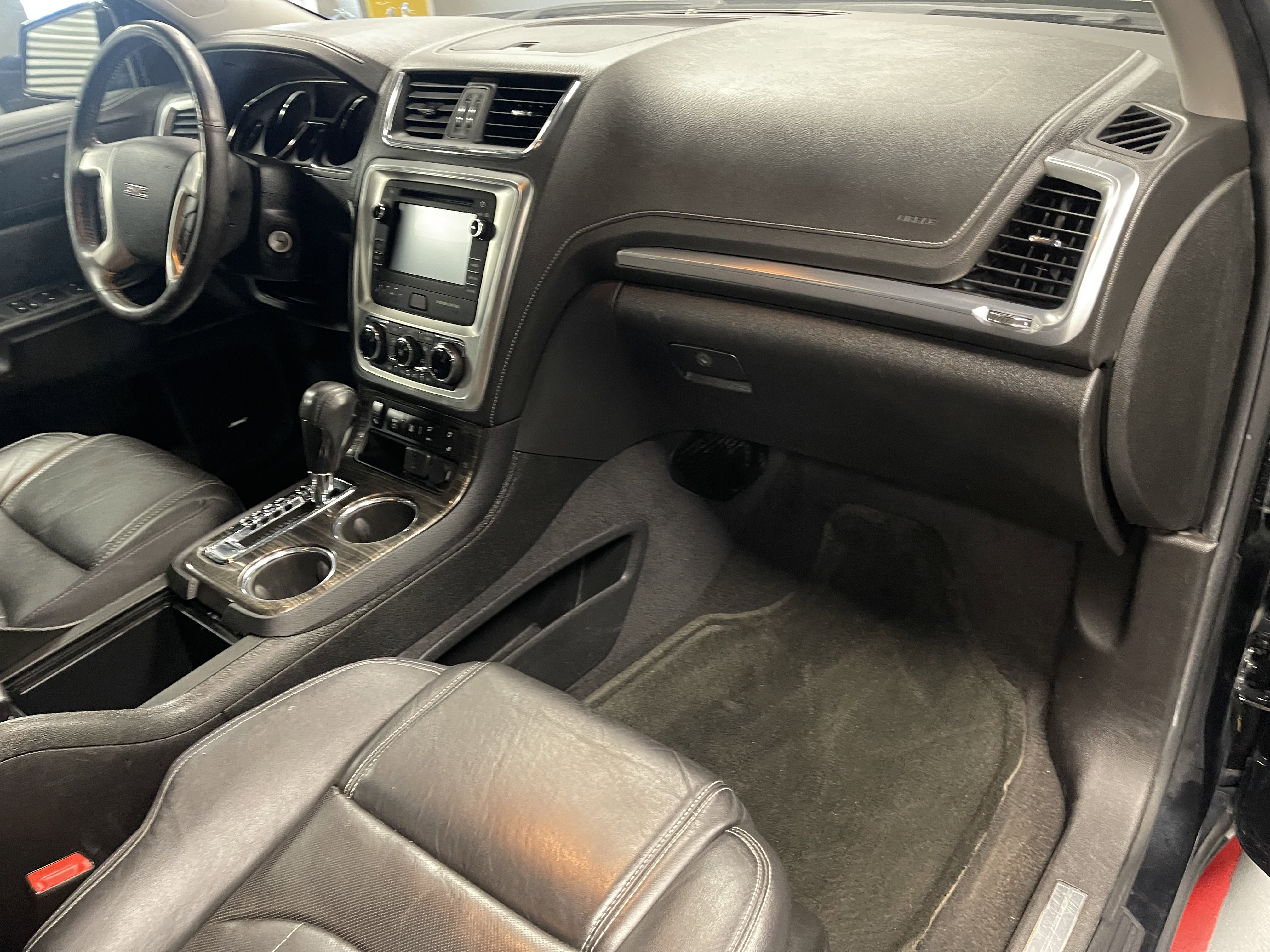 Used 2015 GMC Acadia SLT FWD image 13