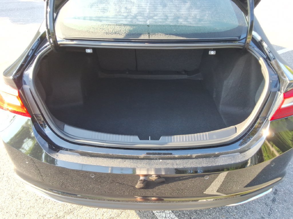 Certified 2025 Chevrolet Malibu RS FWD image 16
