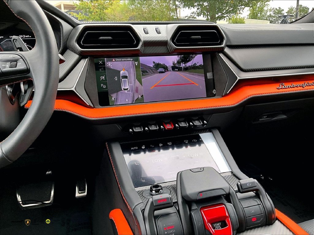 Used 2025 Lamborghini Urus SE AWD/4WD image 7