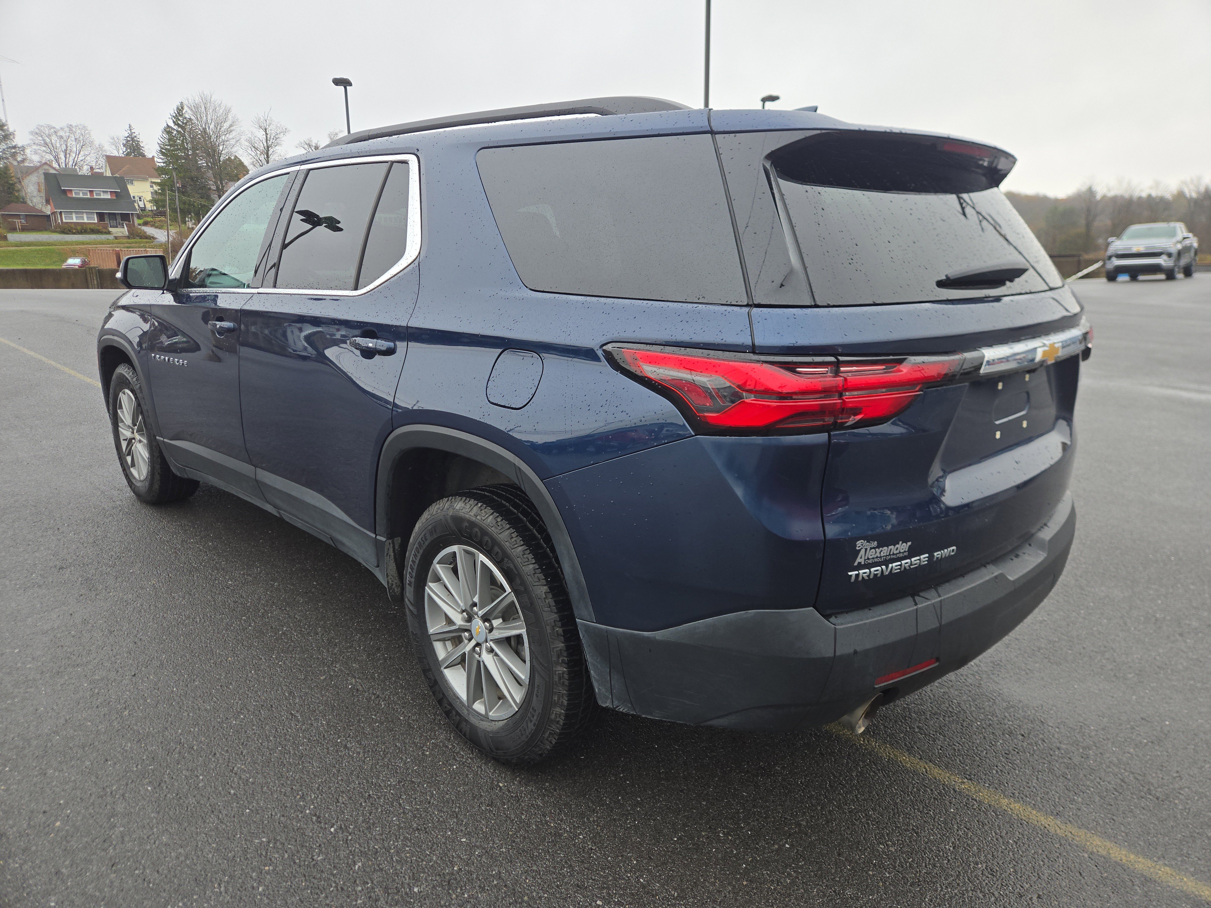 Used 2023 Chevrolet Traverse LT image 6