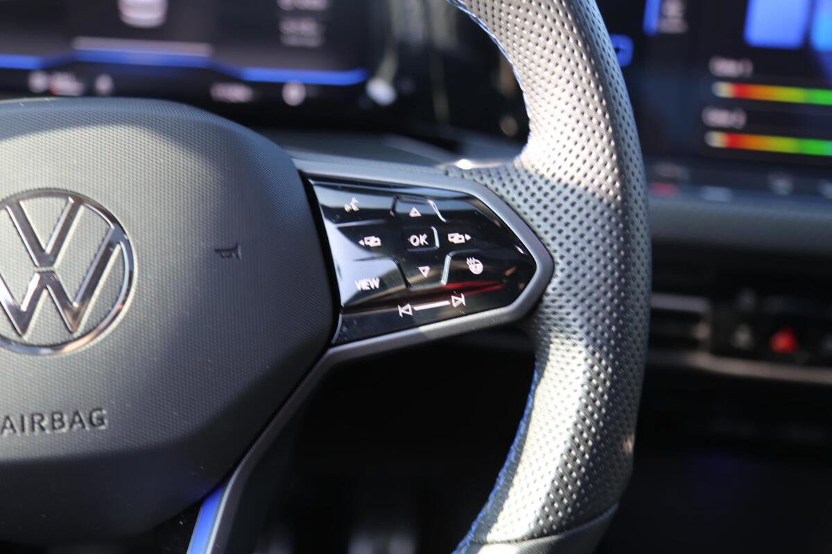 Used 2024 Volkswagen Golf R image 11