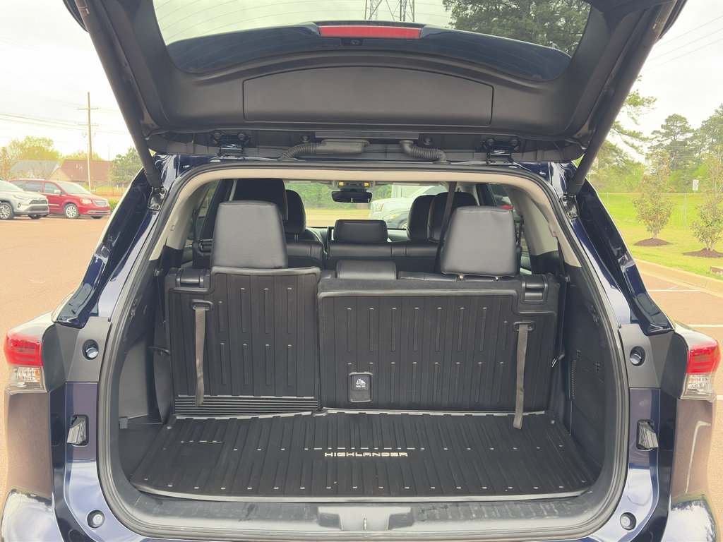 Used 2025 Toyota Highlander XLE image 14