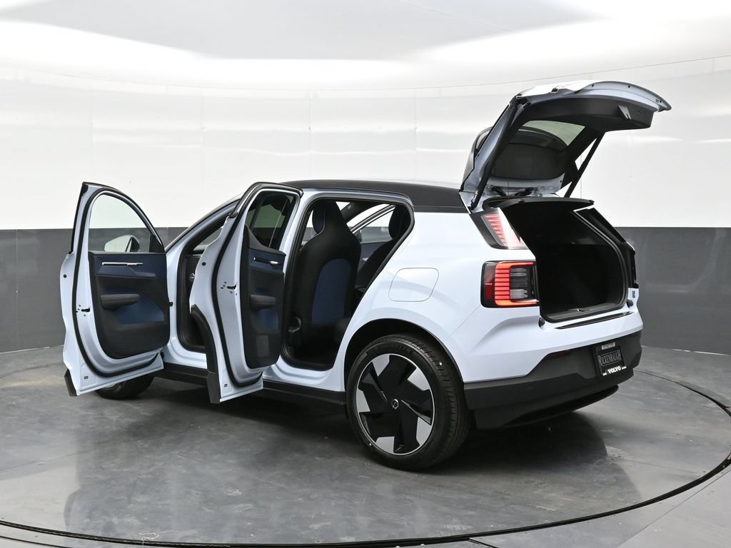 New 2026 Volvo EX30 Plus w/ Climate Package RWD image 32
