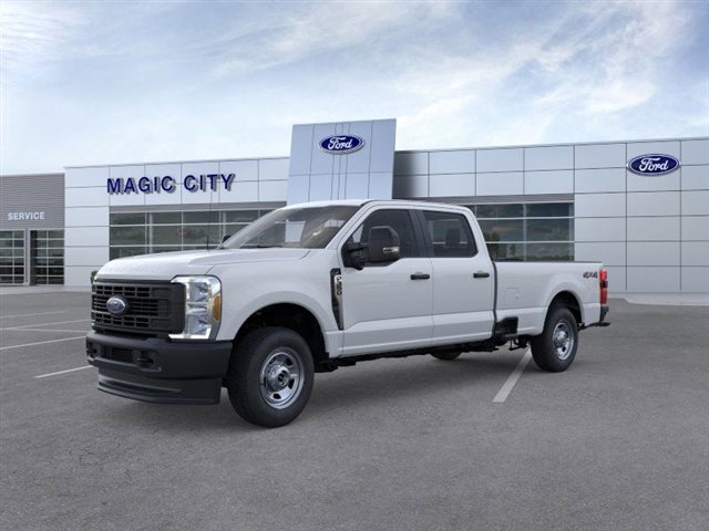 New 2025 Ford F350 XL w/ 360-Degree Camera Package