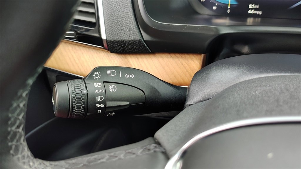 Certified 2024 Volvo XC90 T8 Plus w/ Protection Package Premier image 18