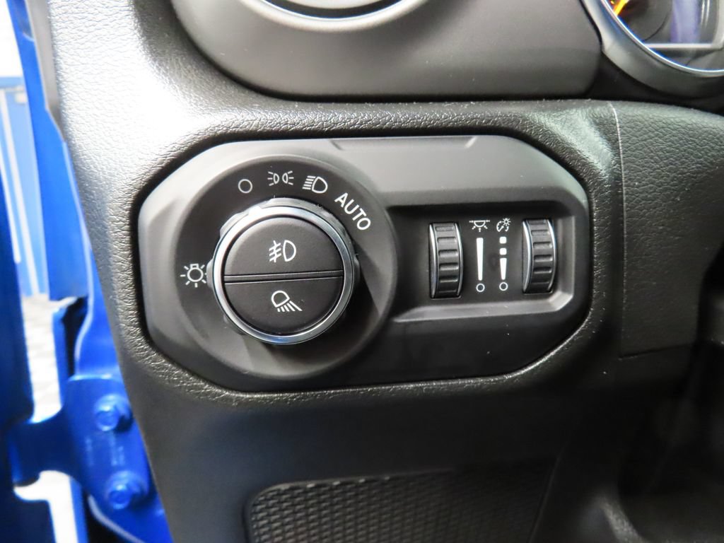 Used 2022 Jeep Gladiator Sport AWD/4WD image 38