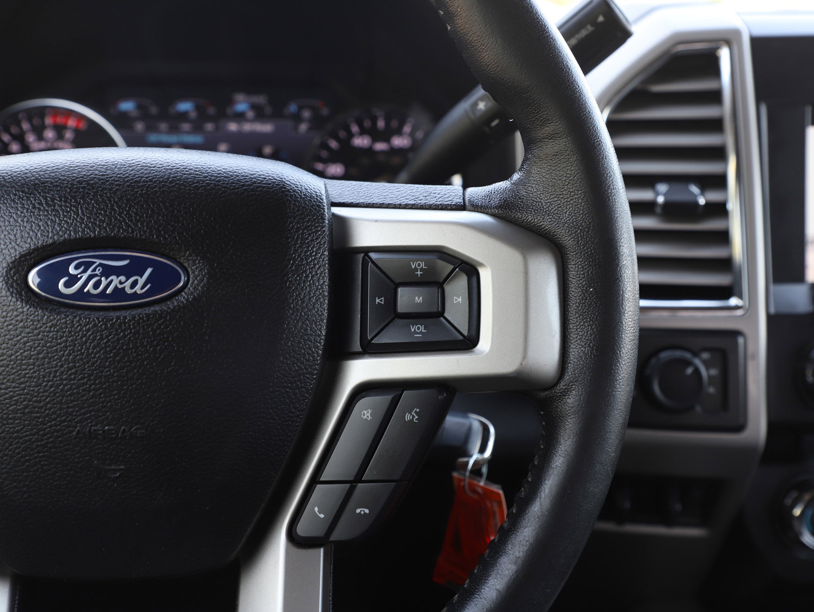 Used 2017 Ford F350 Lariat AWD/4WD image 29