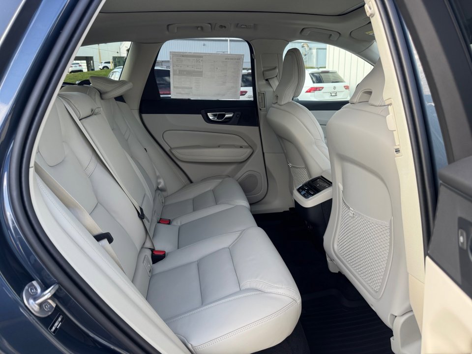 New 2025 Volvo XC60 B5 Ultra w/ Protection Package Premier image 23