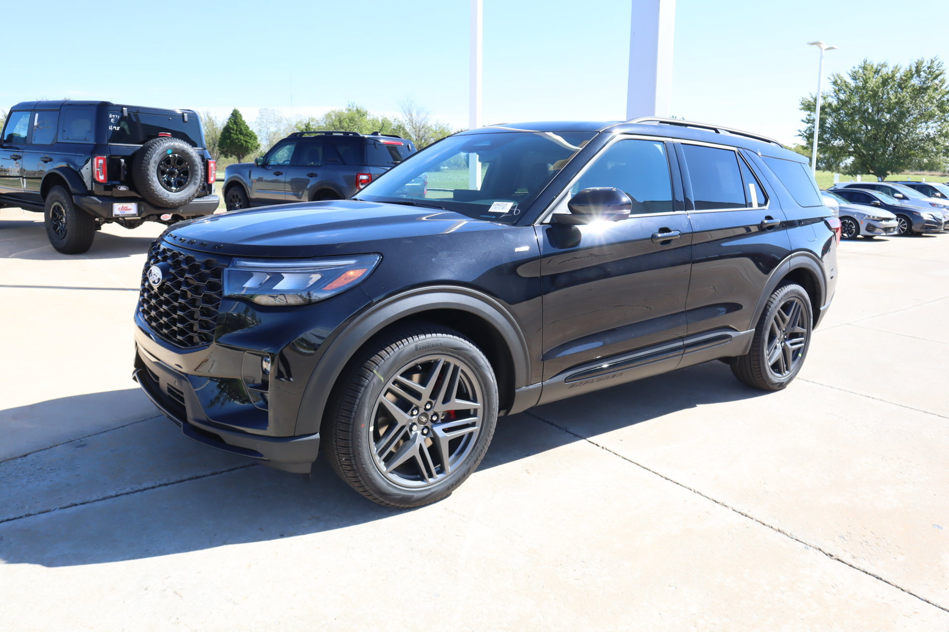 New 2027 Ford Explorer ST-Line w/ Premium Package AWD/4WD image 11