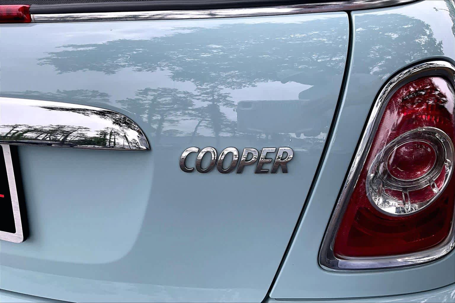Used 2011 MINI Cooper Convertible FWD image 28