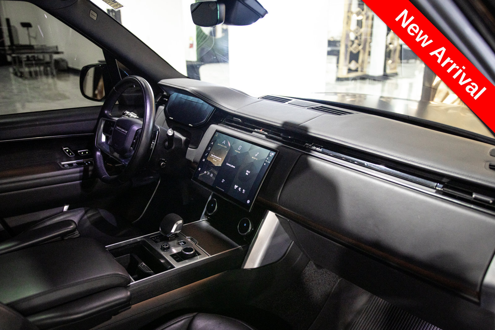 Used 2023 Land Rover Range Rover Long Wheelbase SE AWD/4WD image 13