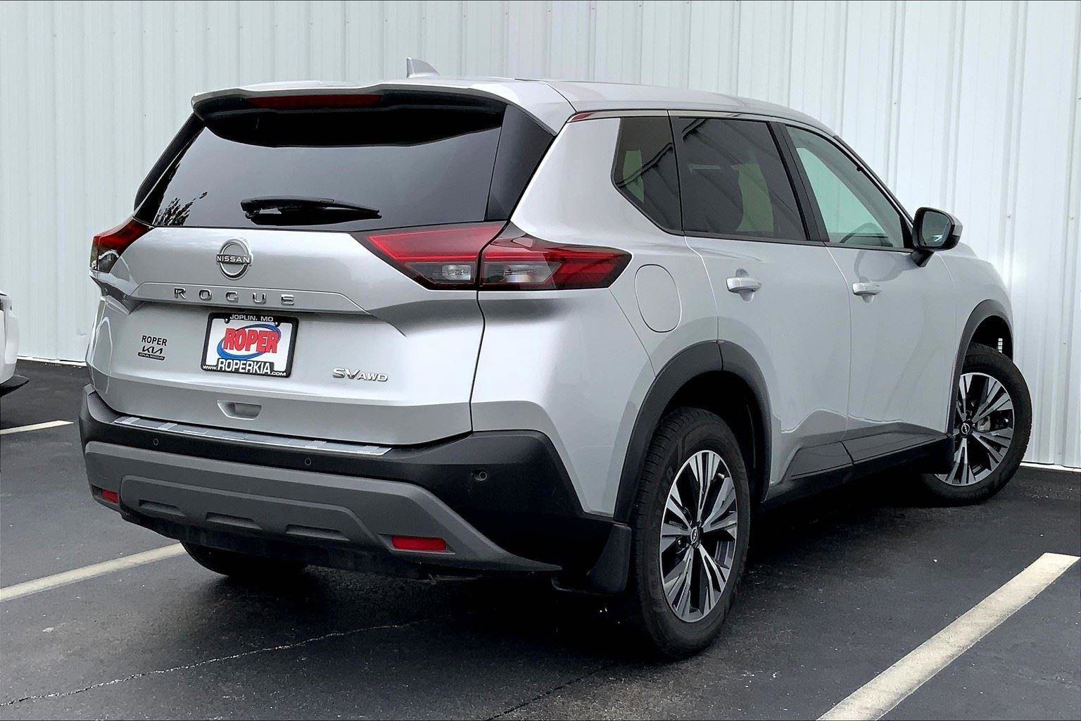 Used 2023 Nissan Rogue SV AWD/4WD image 11