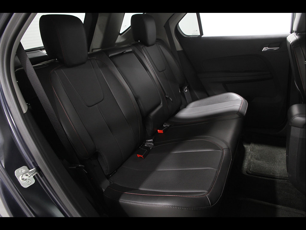 Used 2017 Chevrolet Equinox Premier w/ Enhanced Convenience Package AWD/4WD image 17