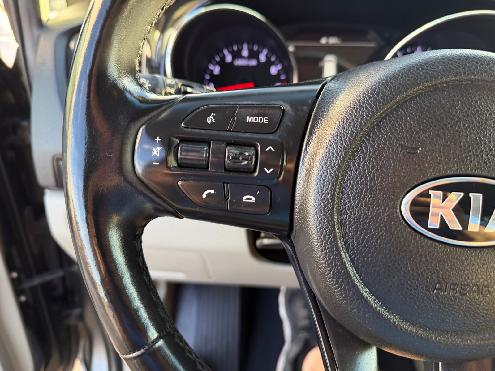 Used 2019 Kia Sedona SX FWD image 20