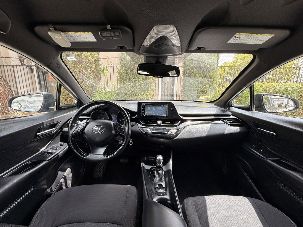 Used 2018 Toyota C-HR XLE FWD image 17