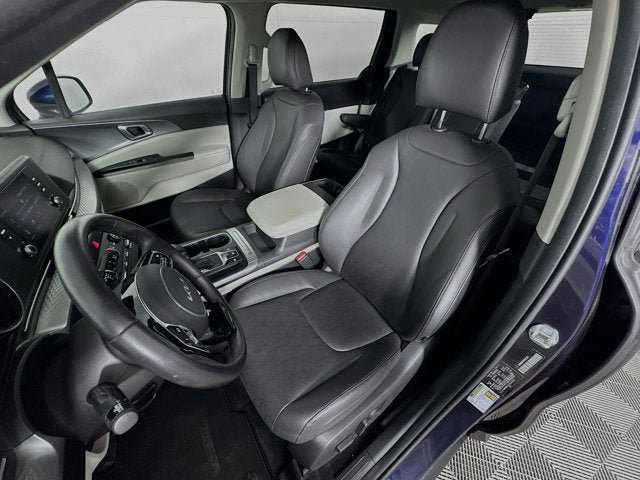 Used 2024 Kia Carnival LX FWD image 20