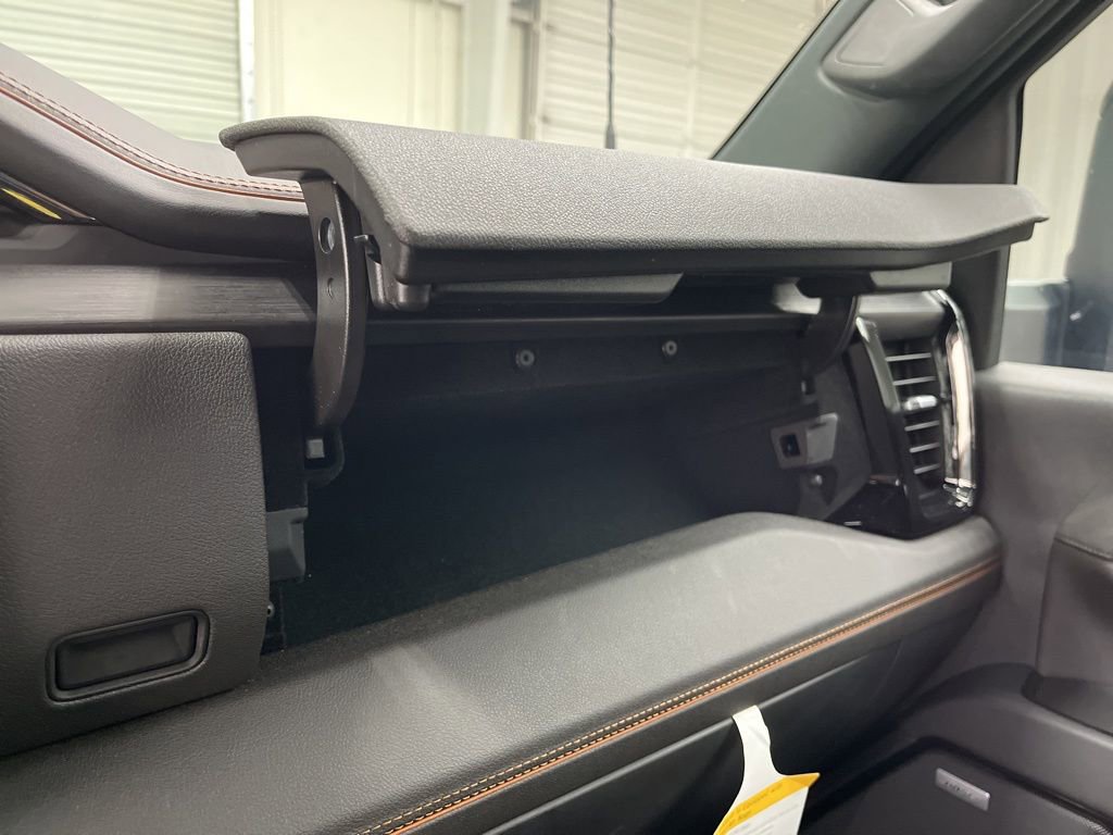 Used 2024 GMC Sierra 2500 AT4 w/ AT4 Premium Plus Package image 28