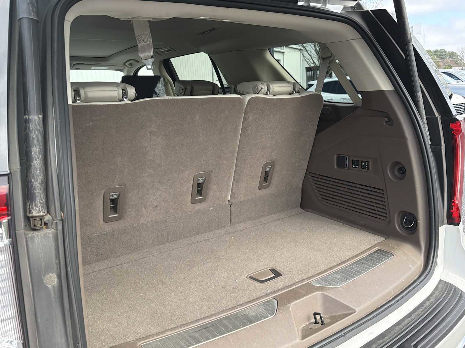 Used 2024 GMC Yukon Denali w/ Denali Reserve Package image 31