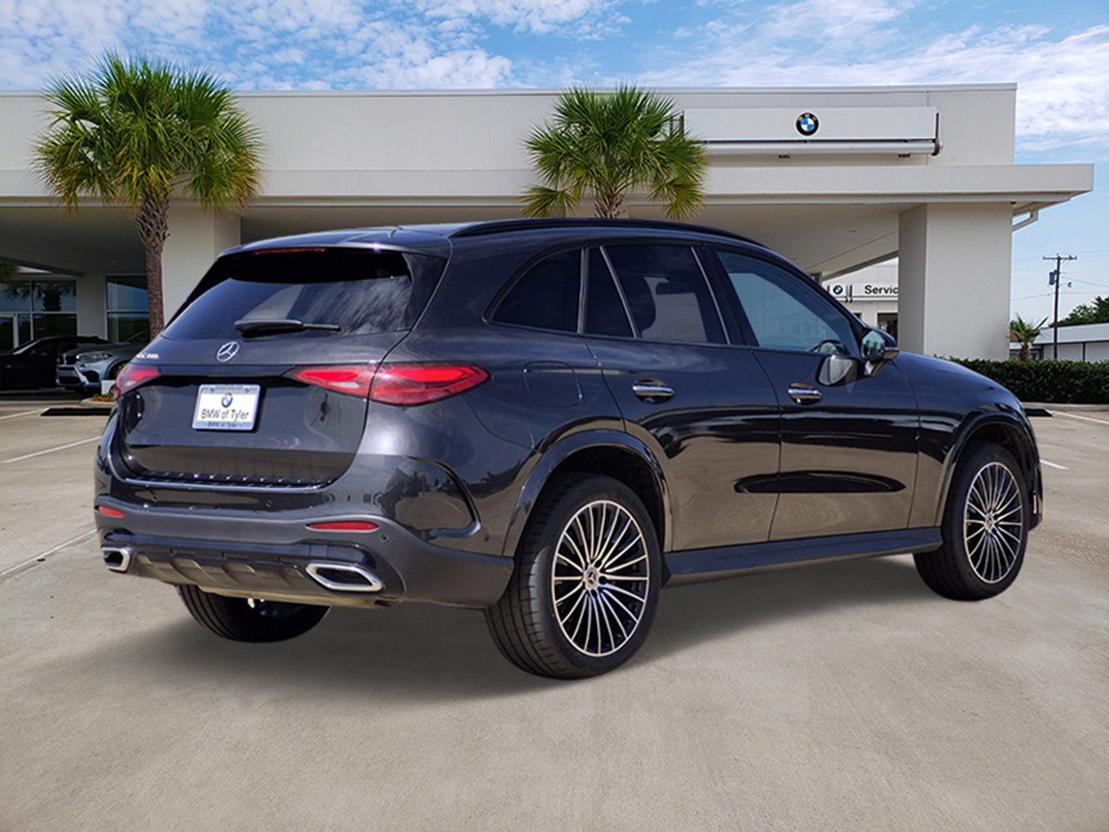 Used 2024 Mercedes-Benz GLC 300 image 4