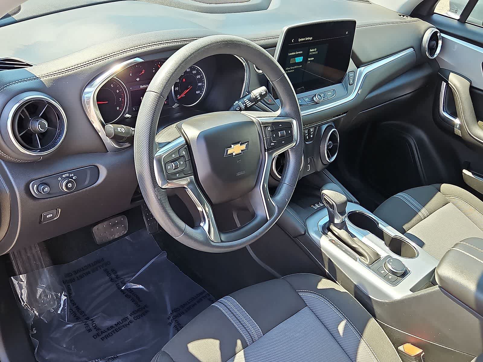 Used 2024 Chevrolet Blazer LT w/ Convenience Package FWD image 16