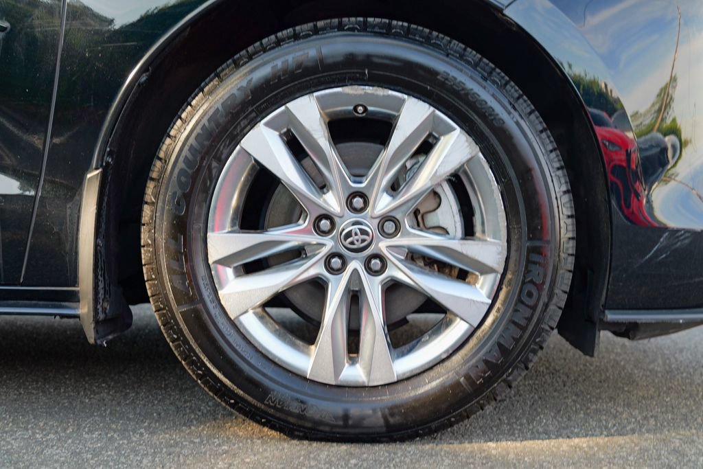 Used 2023 Toyota Sienna Limited AWD/4WD image 10