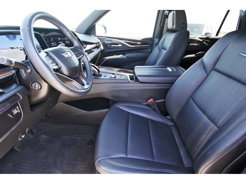 Used 2024 Cadillac Escalade Luxury image 6