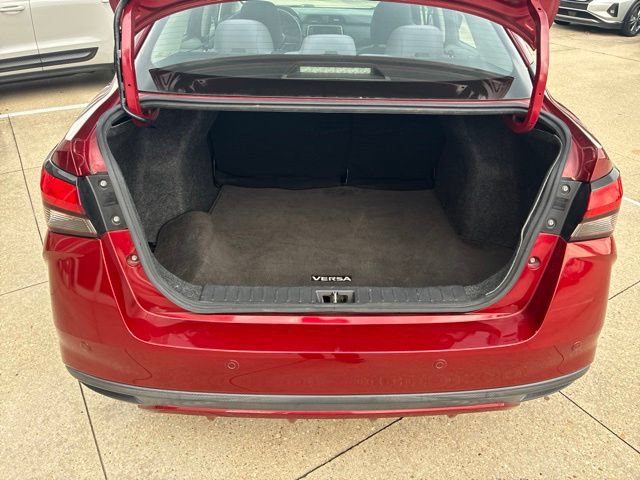 Used 2021 Nissan Versa SR FWD image 8