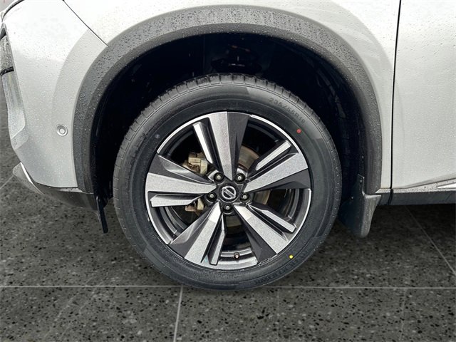 Used 2021 Nissan Rogue Platinum image 14