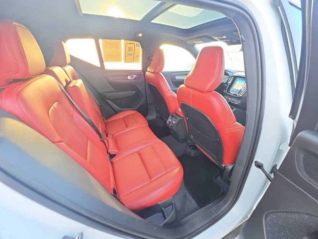 Used 2019 Volvo XC40 T4 Inscription FWD image 31