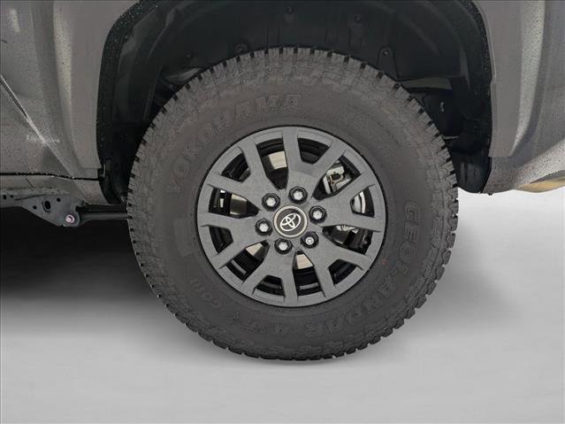 Used 2025 Toyota 4Runner SR5 AWD/4WD image 21