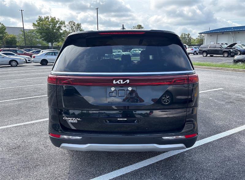 Used 2024 Kia Carnival LX FWD image 7