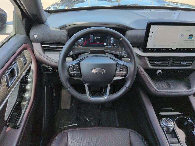 Used 2025 Ford Explorer Platinum AWD/4WD image 16