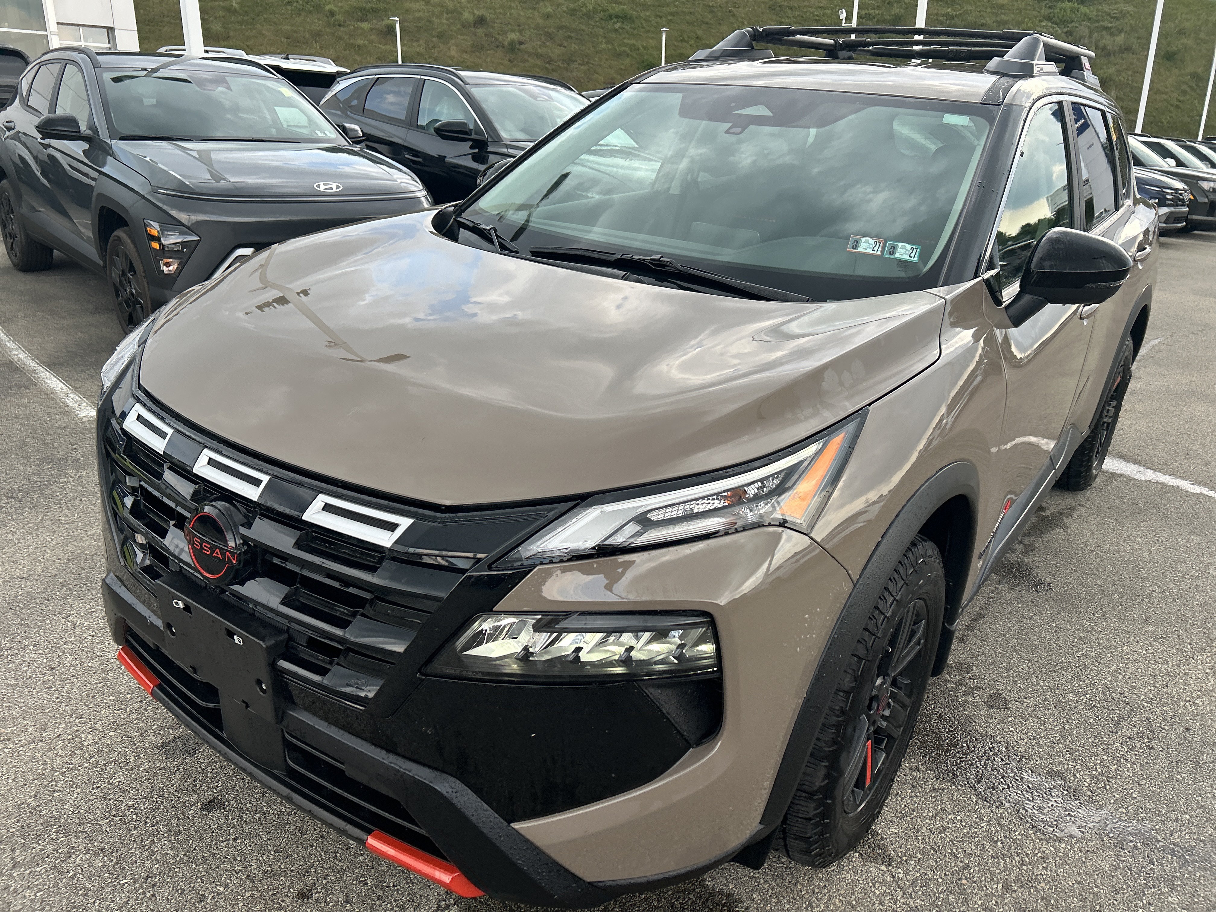 Used 2025 Nissan Rogue SV w/ Rock Creek Premium Package AWD/4WD image 9