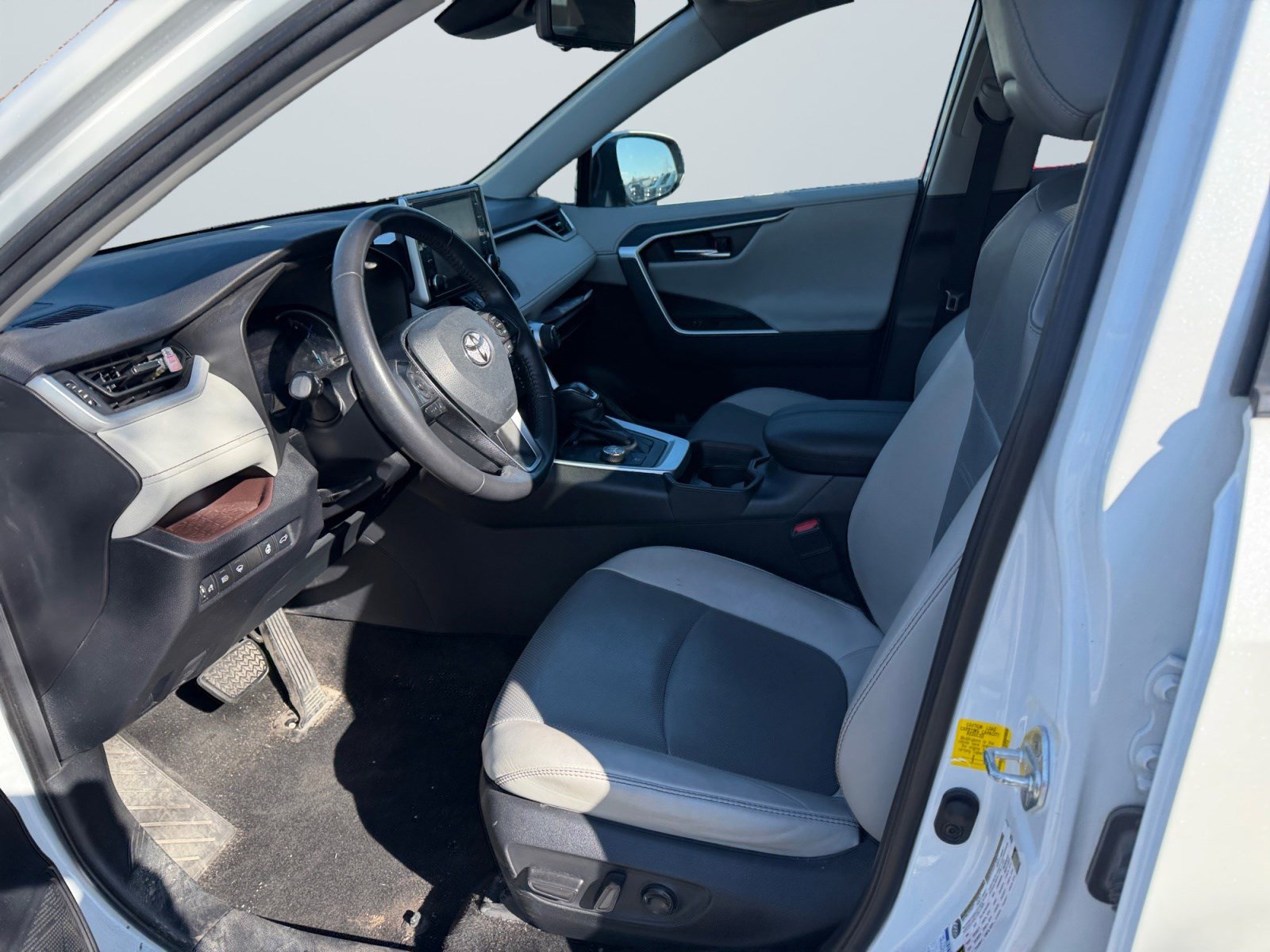 Used 2019 Toyota RAV4 Limited w/ Limited Grade Weather Package image 11