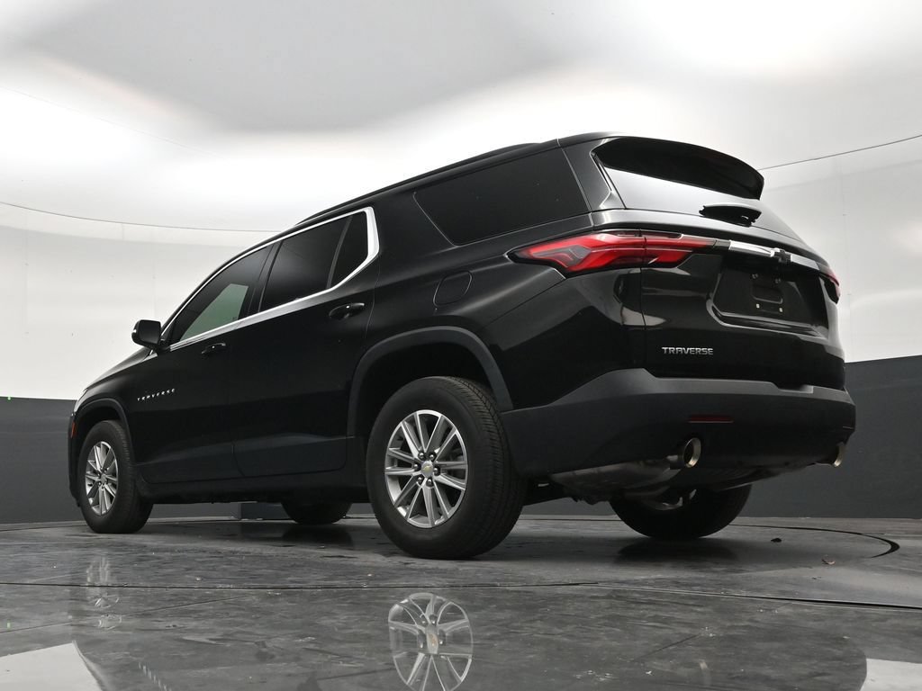 Used 2023 Chevrolet Traverse LT FWD image 21