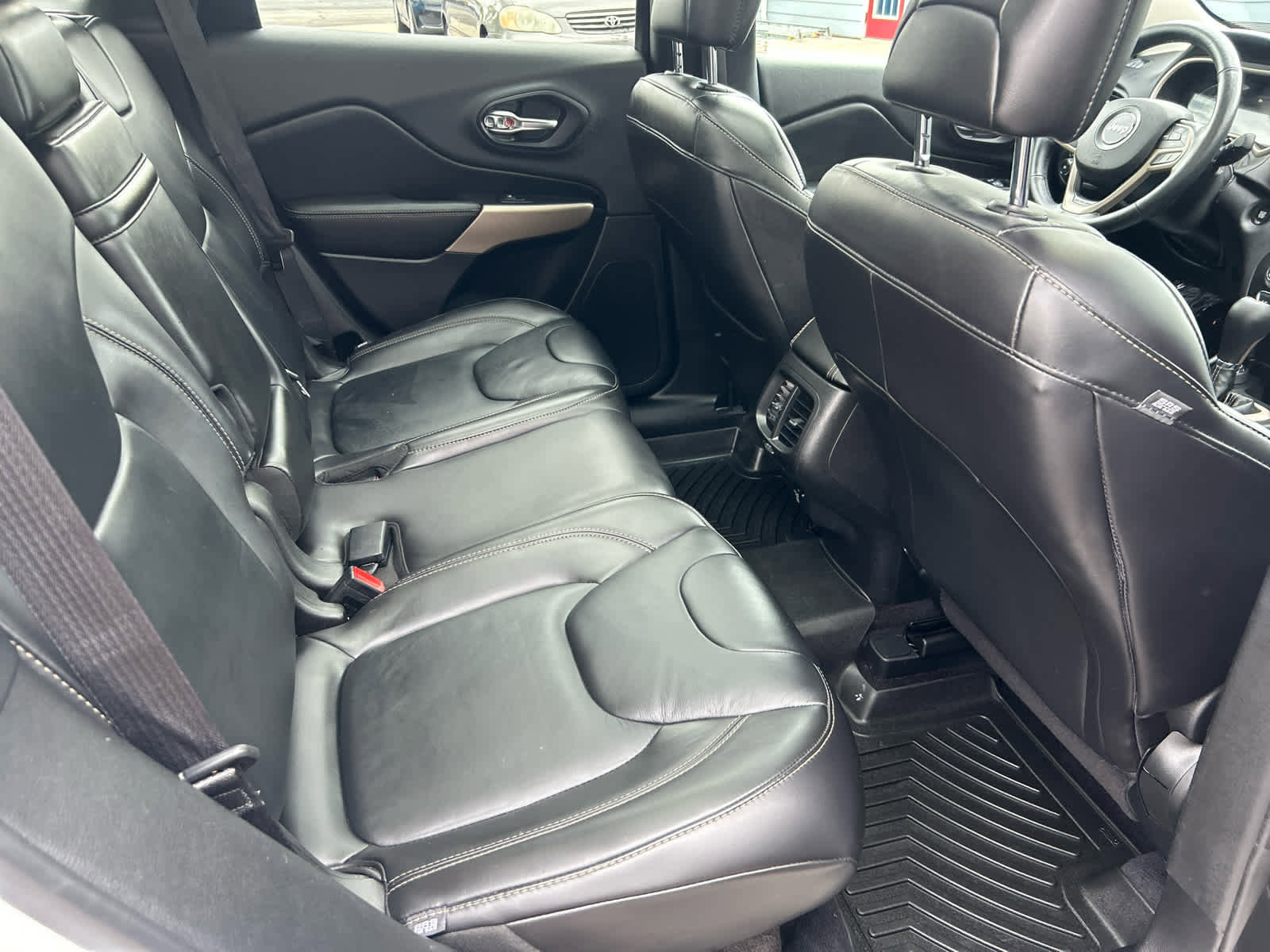 Used 2017 Jeep Cherokee High Altitude AWD/4WD image 26