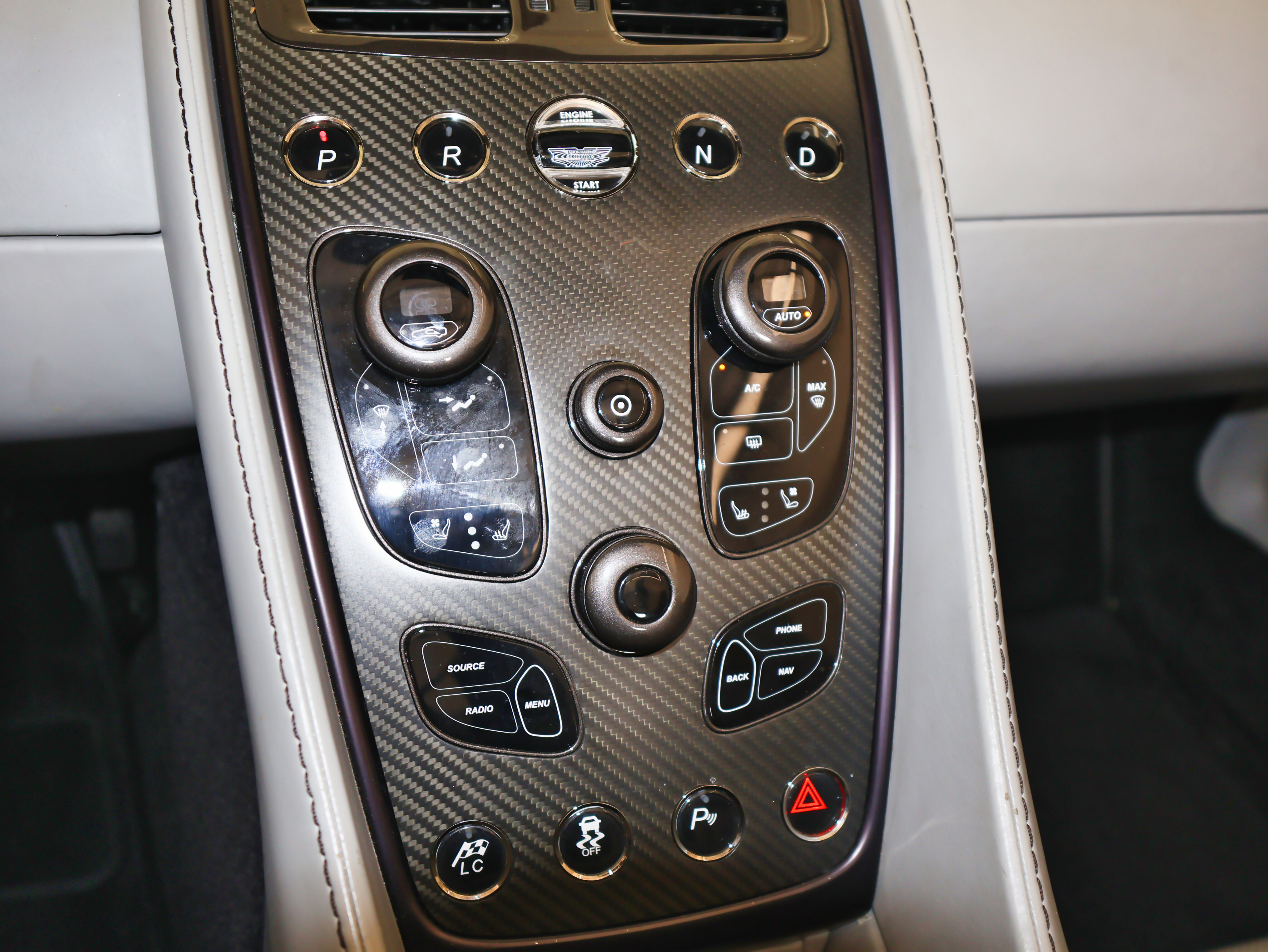 Used 2014 Aston Martin Vanquish Volante image 35