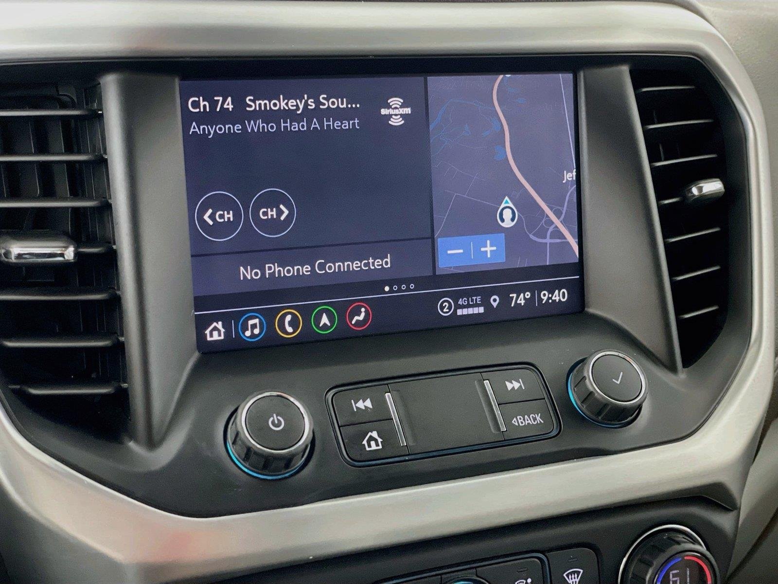 Used 2021 GMC Acadia SLT w/ LPO, Floor Liner Package FWD image 18
