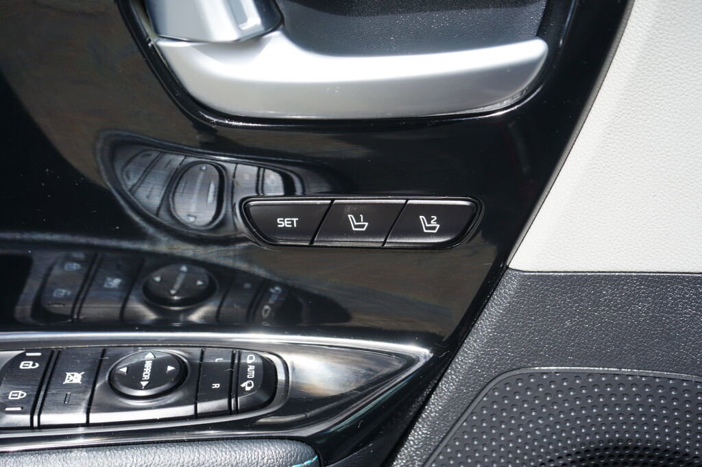 Used 2019 Kia Niro EX Premium w/ Sunroof Package image 12