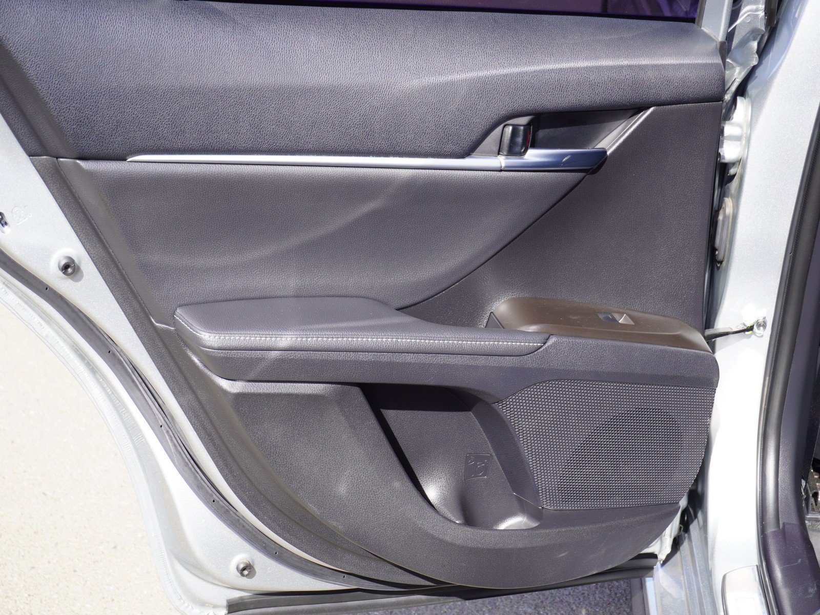 Used 2023 Toyota Camry XSE FWD image 11