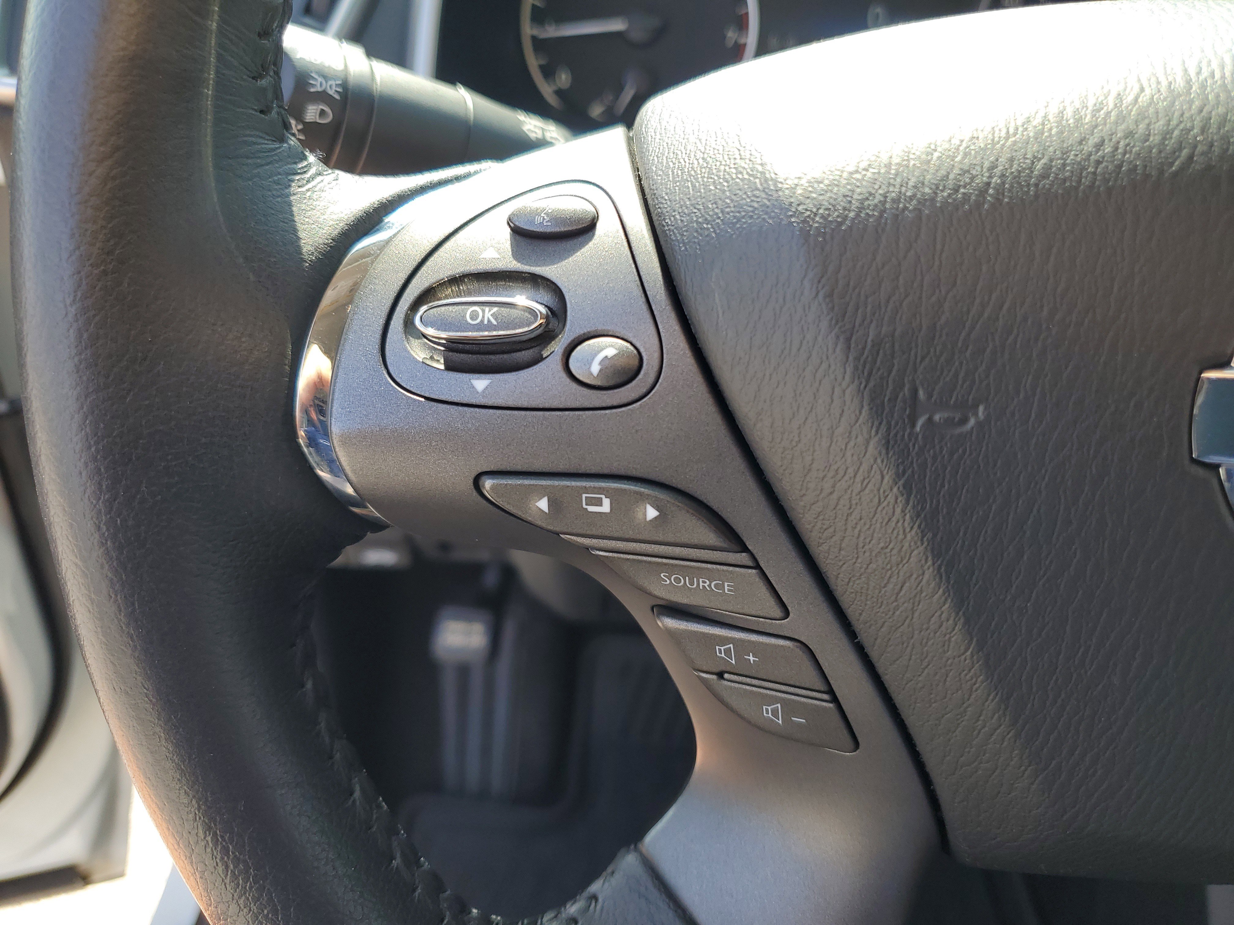 Used 2022 Nissan Murano SV w/ SV Midnight Edition Package image 18