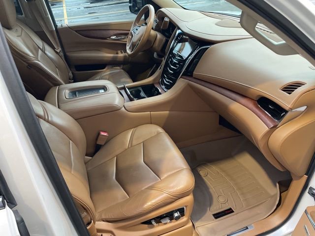 Used 2016 Cadillac Escalade Platinum image 13
