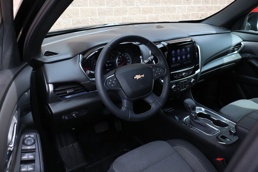 Used 2023 Chevrolet Traverse LT FWD image 13