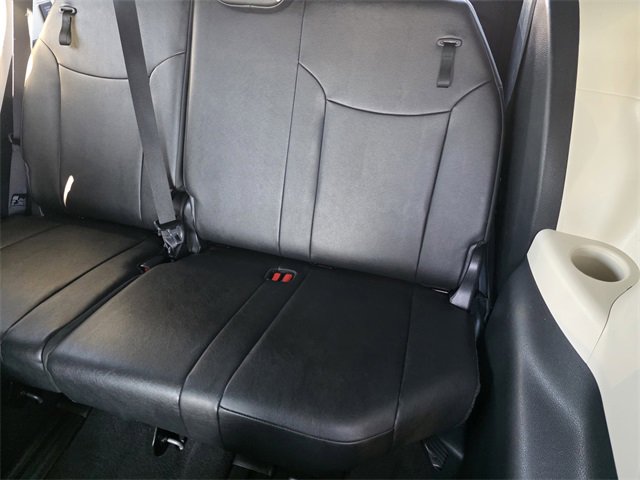 Used 2025 Toyota Sienna Platinum image 22