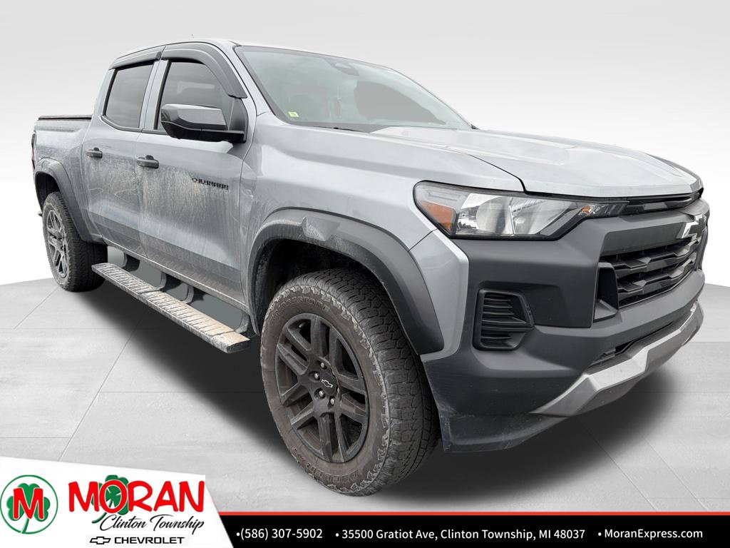 Used 2025 Chevrolet Colorado Trail Boss AWD/4WD image 3