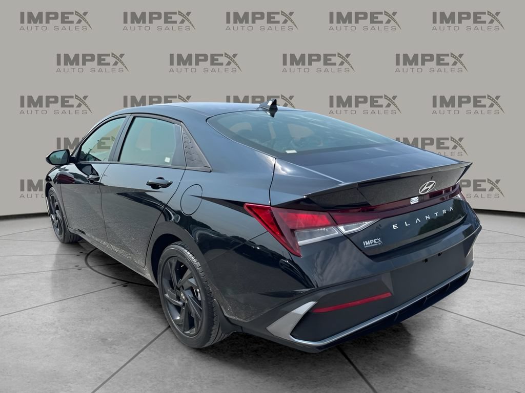 Used 2026 Hyundai Elantra Sport FWD image 2