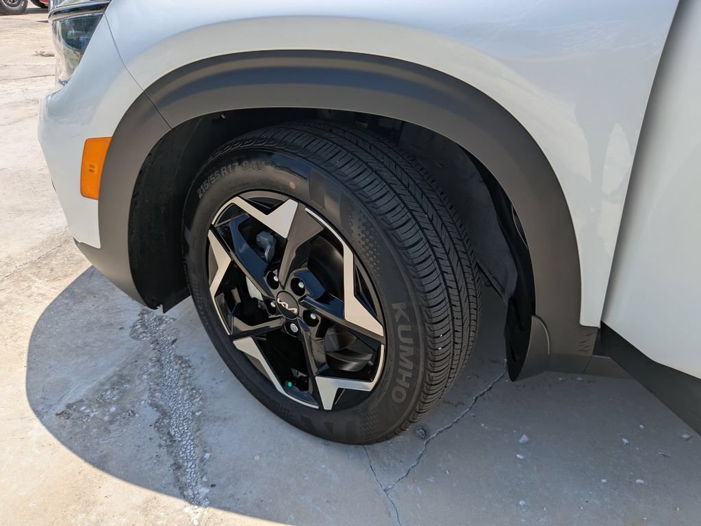 Certified 2025 Kia Seltos EX w/ EX Sunroof Package FWD image 37